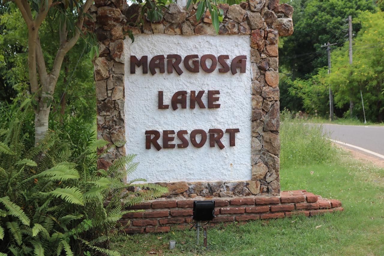 Margosa Lake Resort Holambra Exterior foto